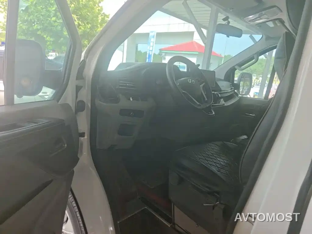 SAIC Maxus Xintu V70 2023 Model 2.0T Elite Manual Short Wheelbase Low Roof 5/6 Seats (125Ps) — фото 15
