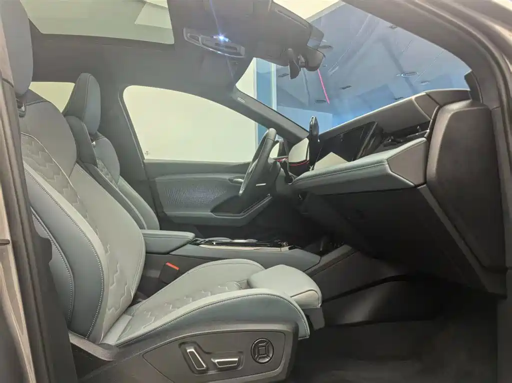 Audi Q6L e-tron 2025 Model Pioneer Edition — фото 10