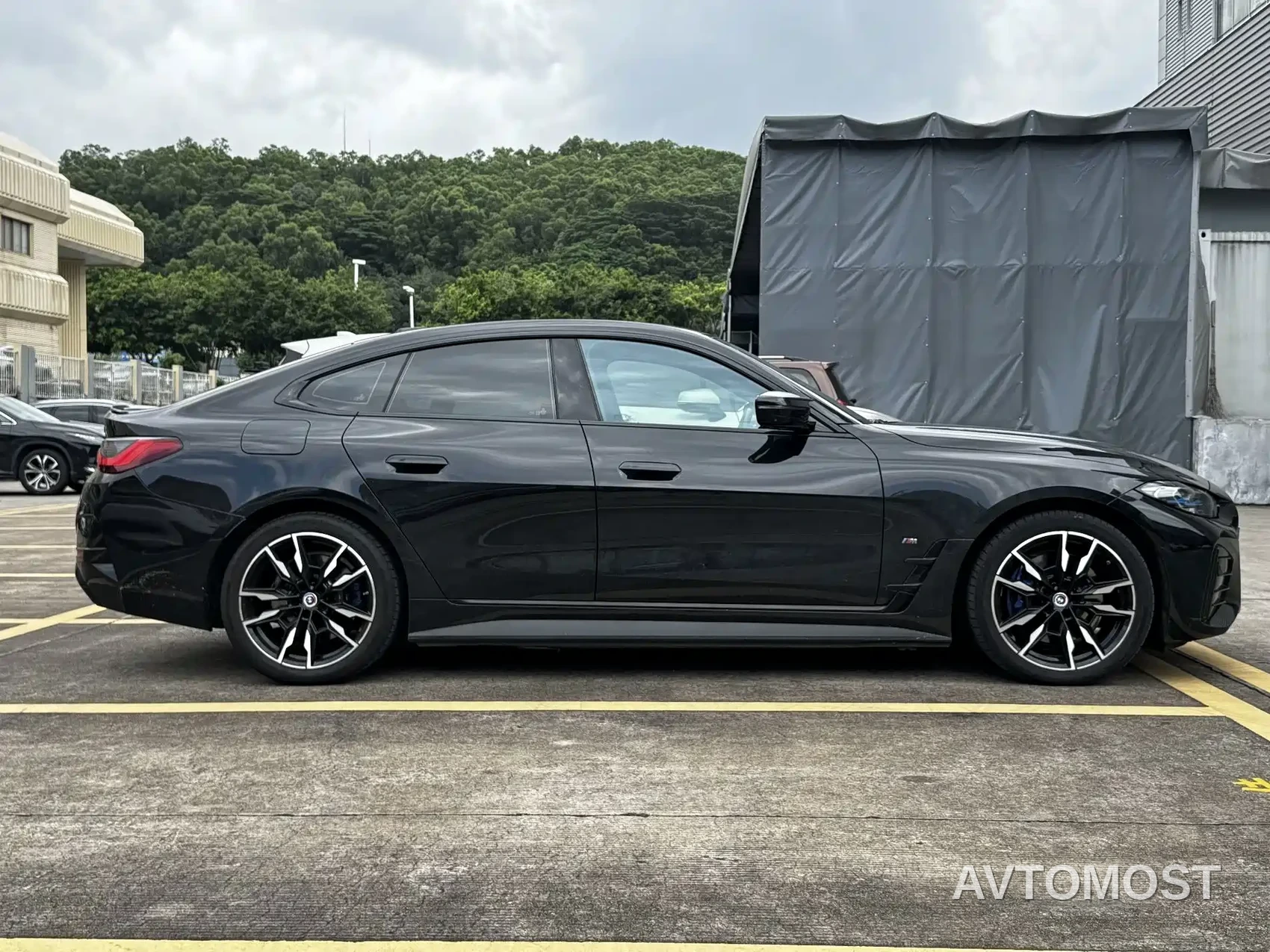 BMW i4 2022 M50 — фото 17