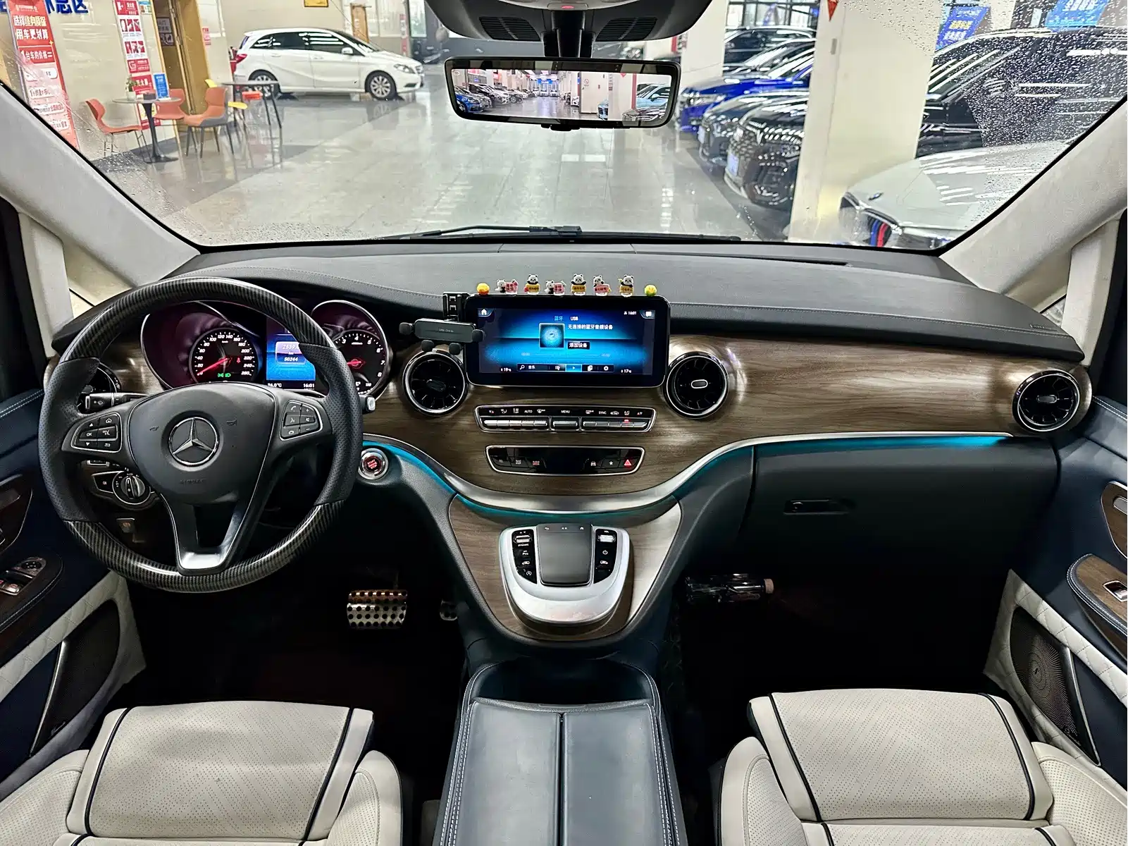 Mercedes-Benz V-Class 2022 V 260 L Long Wheelbase Prestige Edition — фото 6