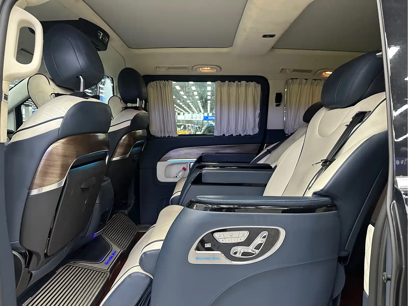 Mercedes-Benz V-Class 2022 V 260 L Long Wheelbase Prestige Edition — фото 9