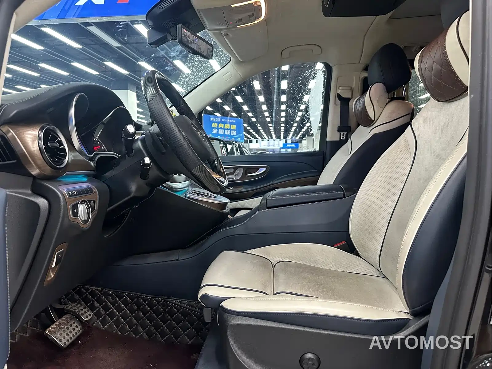 Mercedes-Benz V-Class 2022 V 260 L Long Wheelbase Prestige Edition — фото 13