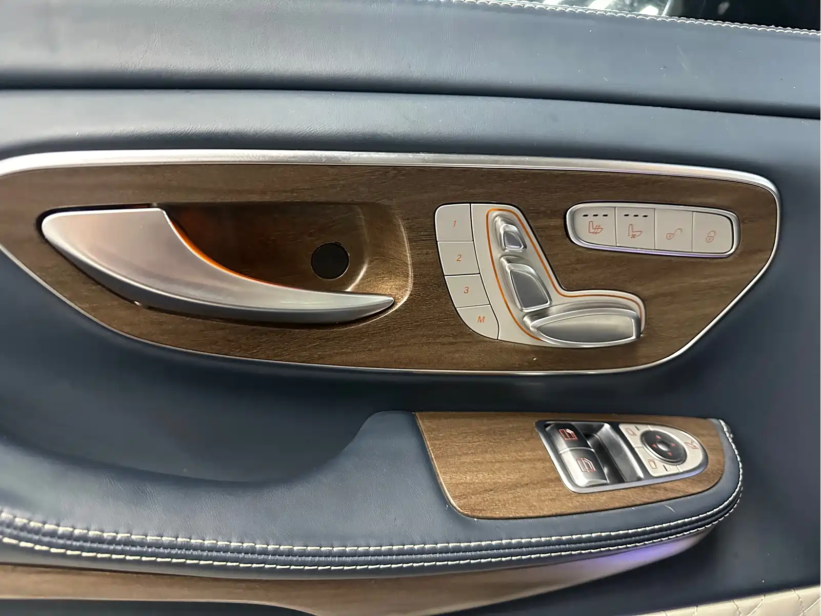 Mercedes-Benz V-Class 2022 V 260 L Long Wheelbase Prestige Edition — фото 14