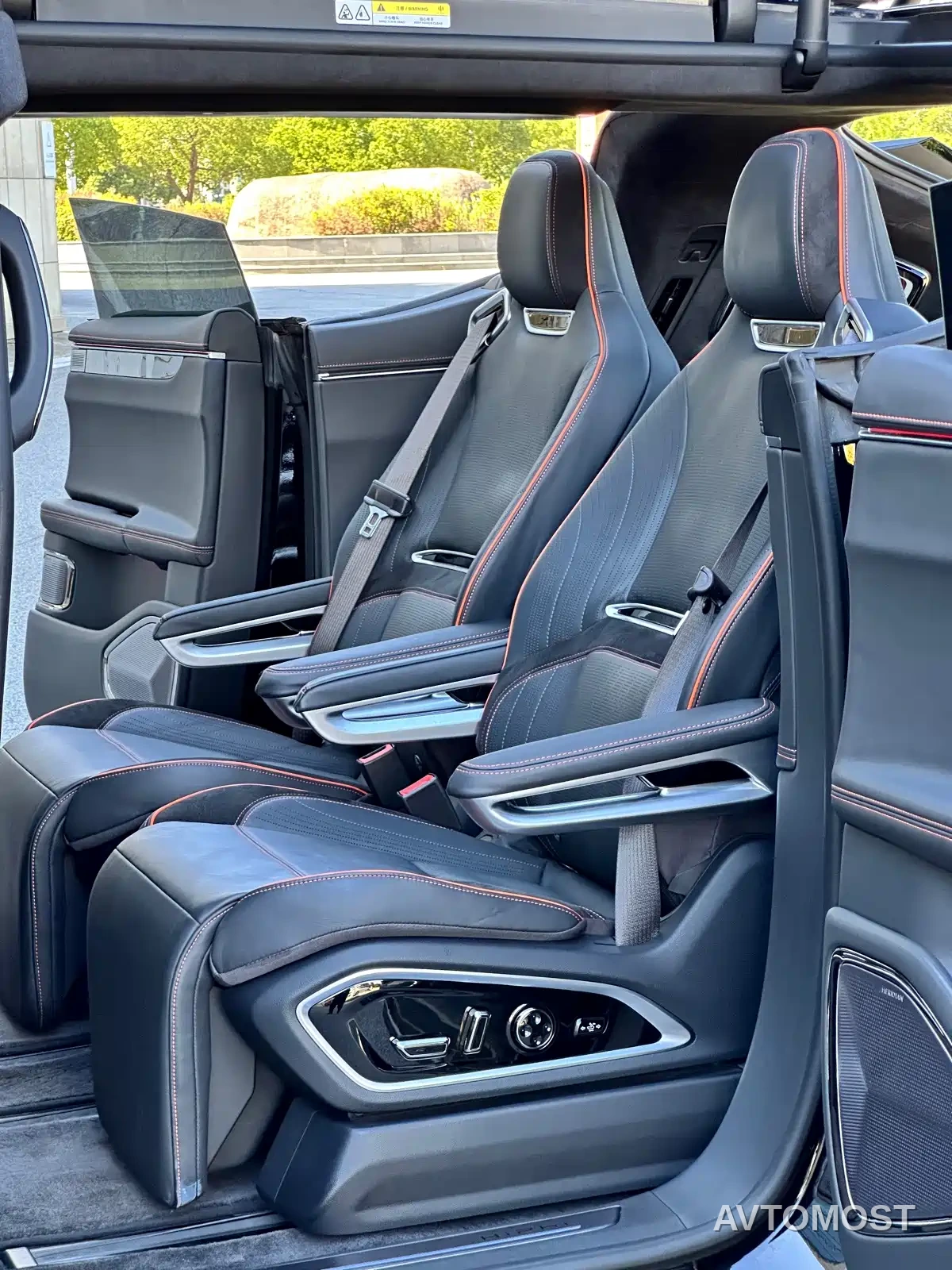 HiPhi X 2021 Flagship Edition 6-Seater — фото 14