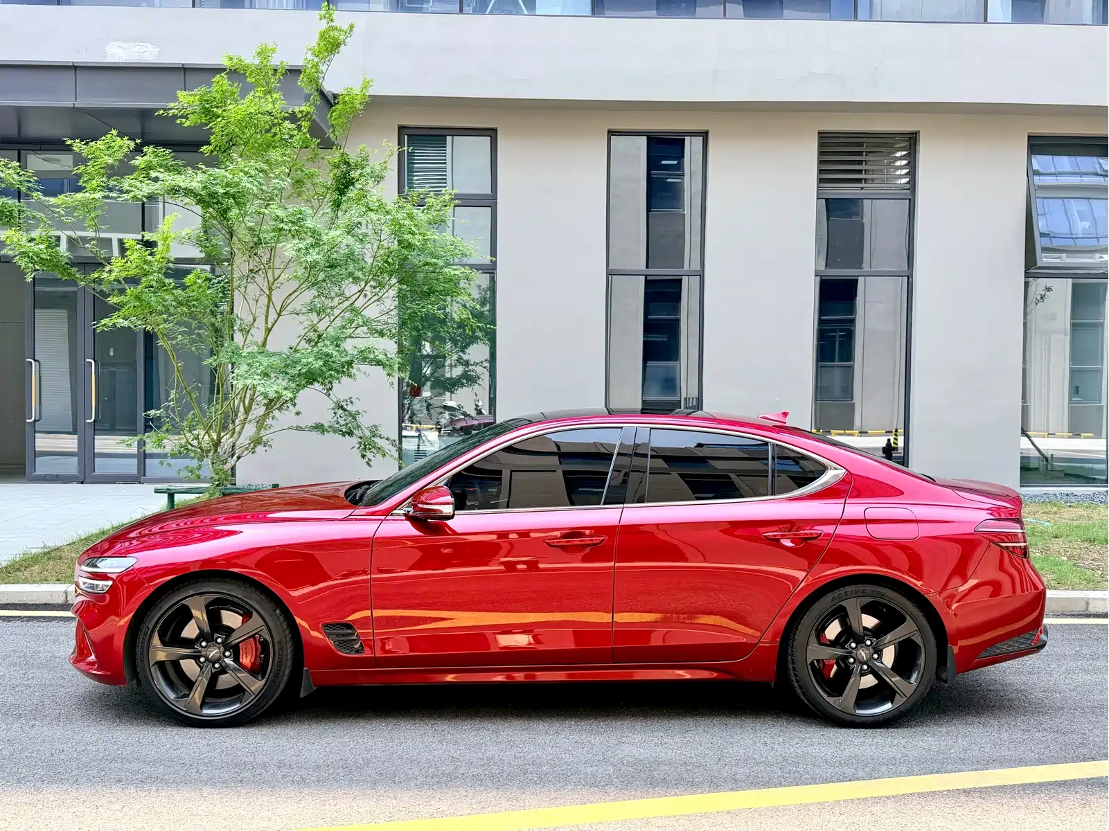 Genesis G70 2023 Model 2.0T RWD Luxury Edition — фото 3