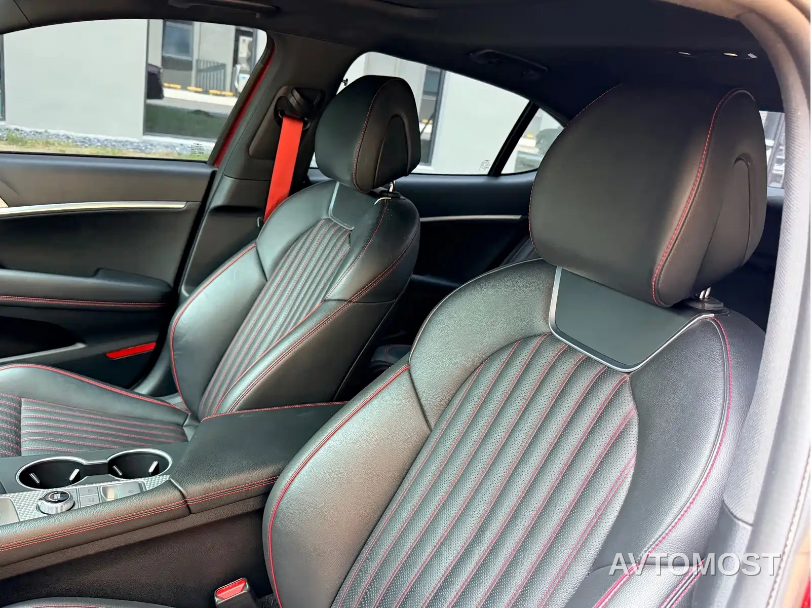 Genesis G70 2023 Model 2.0T RWD Luxury Edition — фото 8