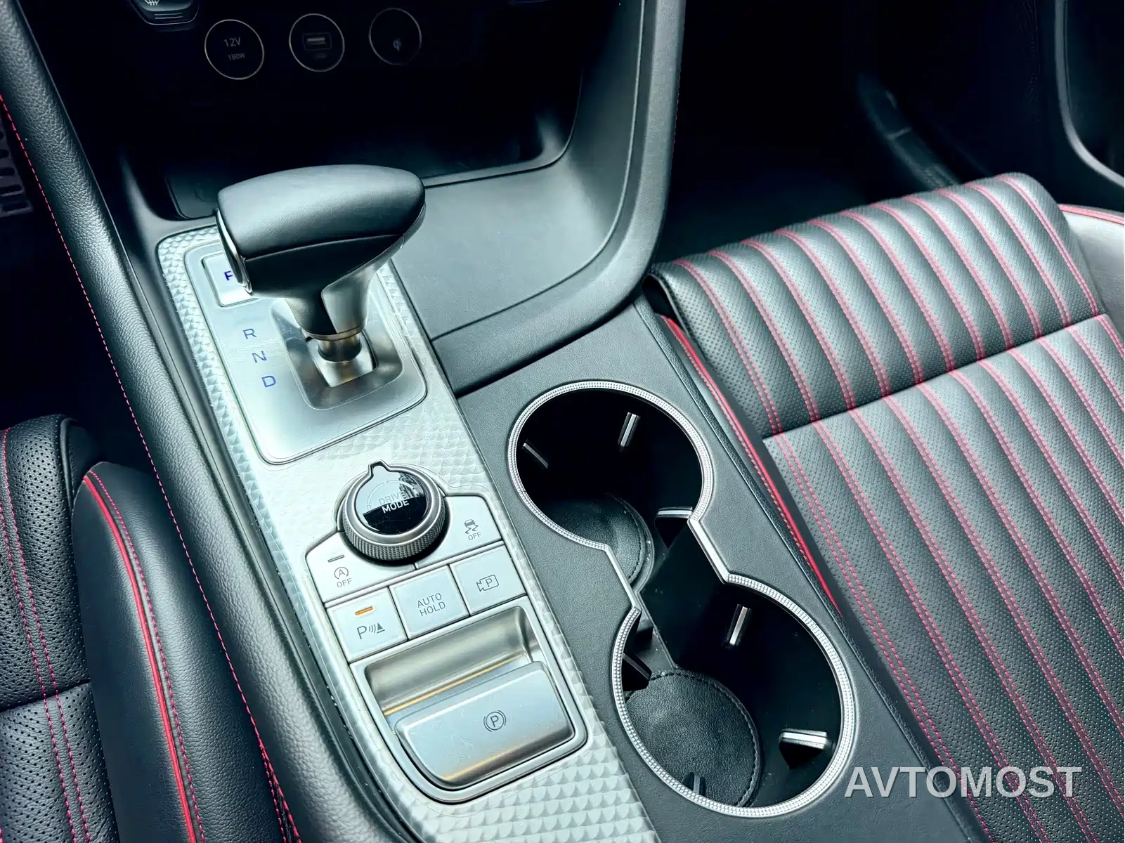 Genesis G70 2023 Model 2.0T RWD Luxury Edition — фото 16