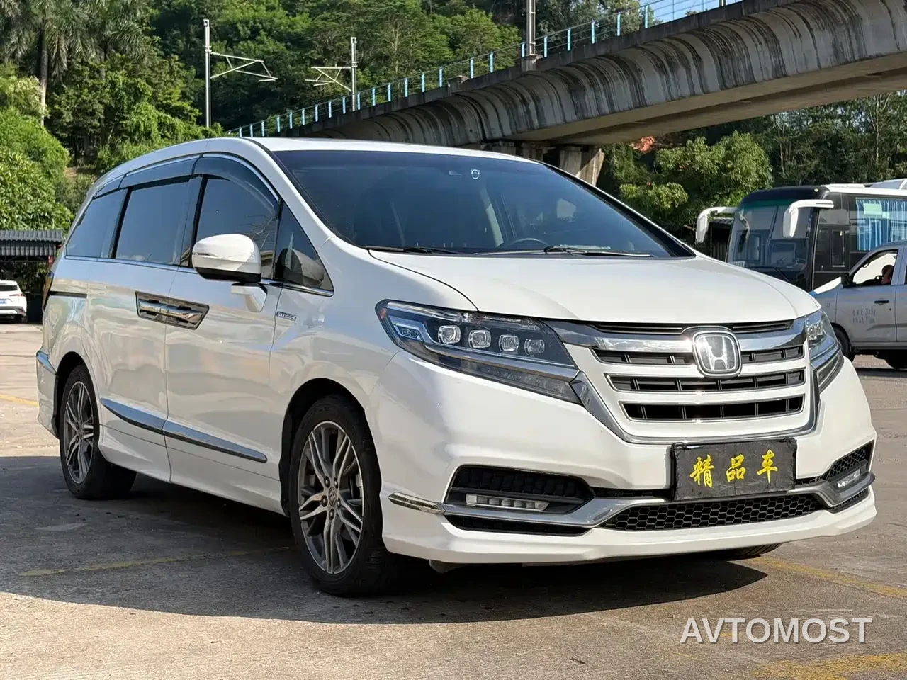 Honda Elysion 2019 2.0L Hybrid Luxury Edition — фото 1
