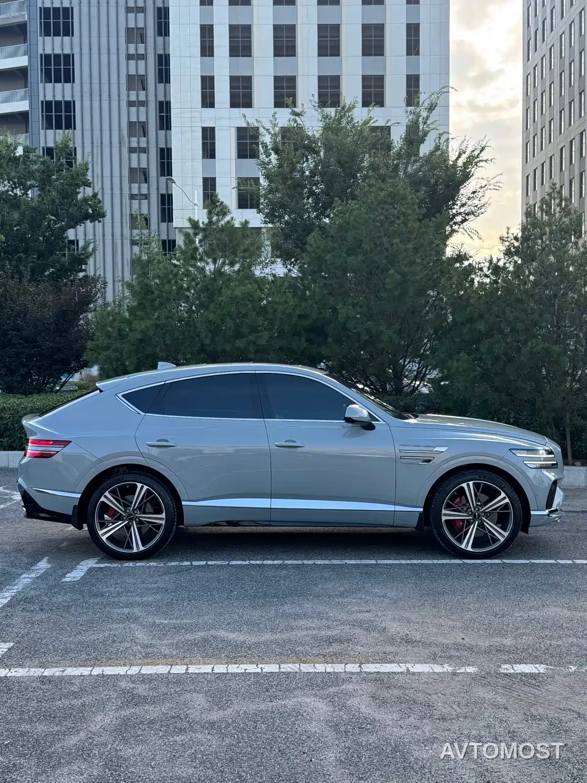 Genesis GV80 Coupe 2024 Coupe 2.5T AWD Flagship 5-Seater — фото 4