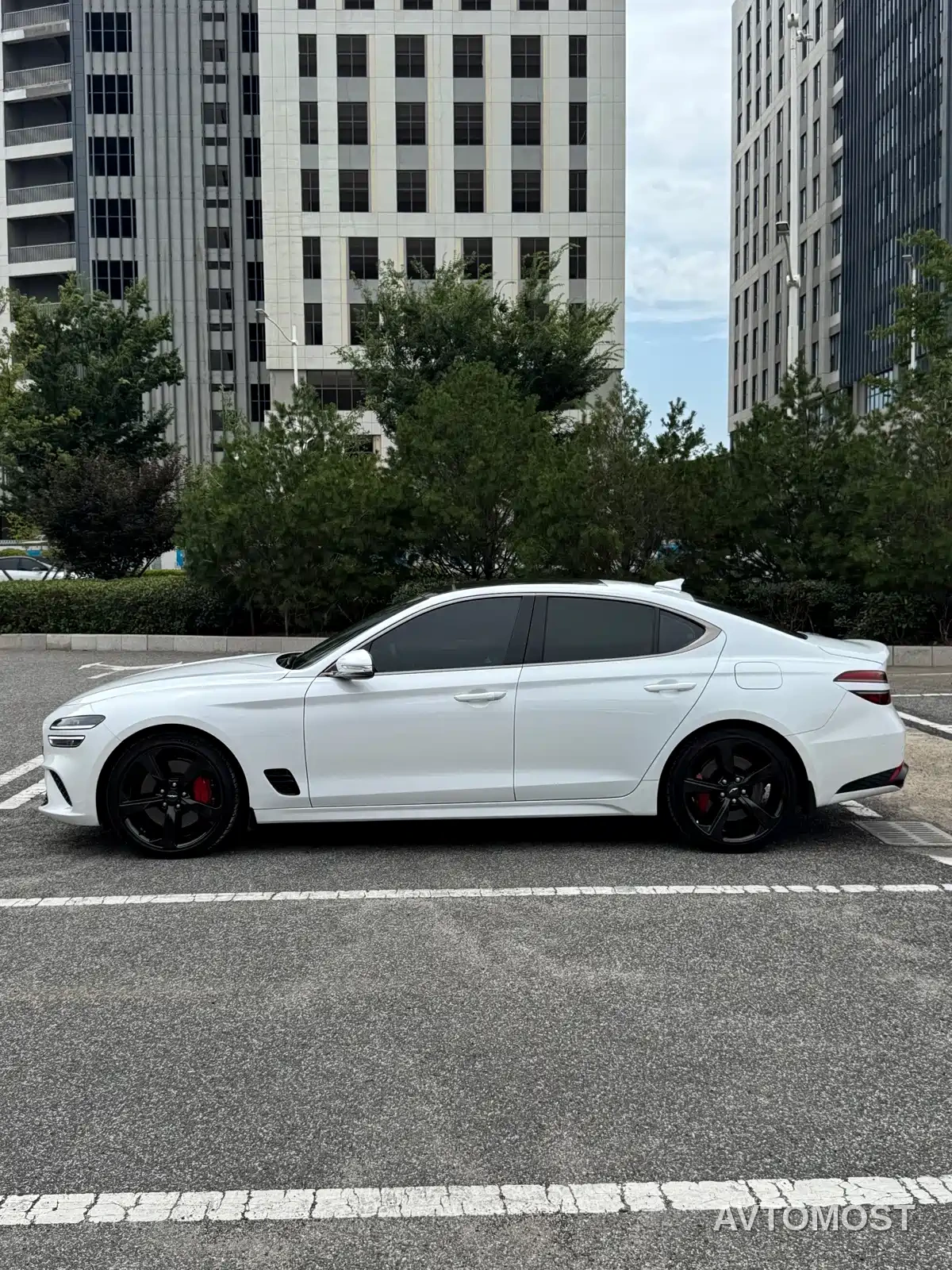 Genesis G70 2023 Model 2.0T RWD Luxury Edition — фото 4