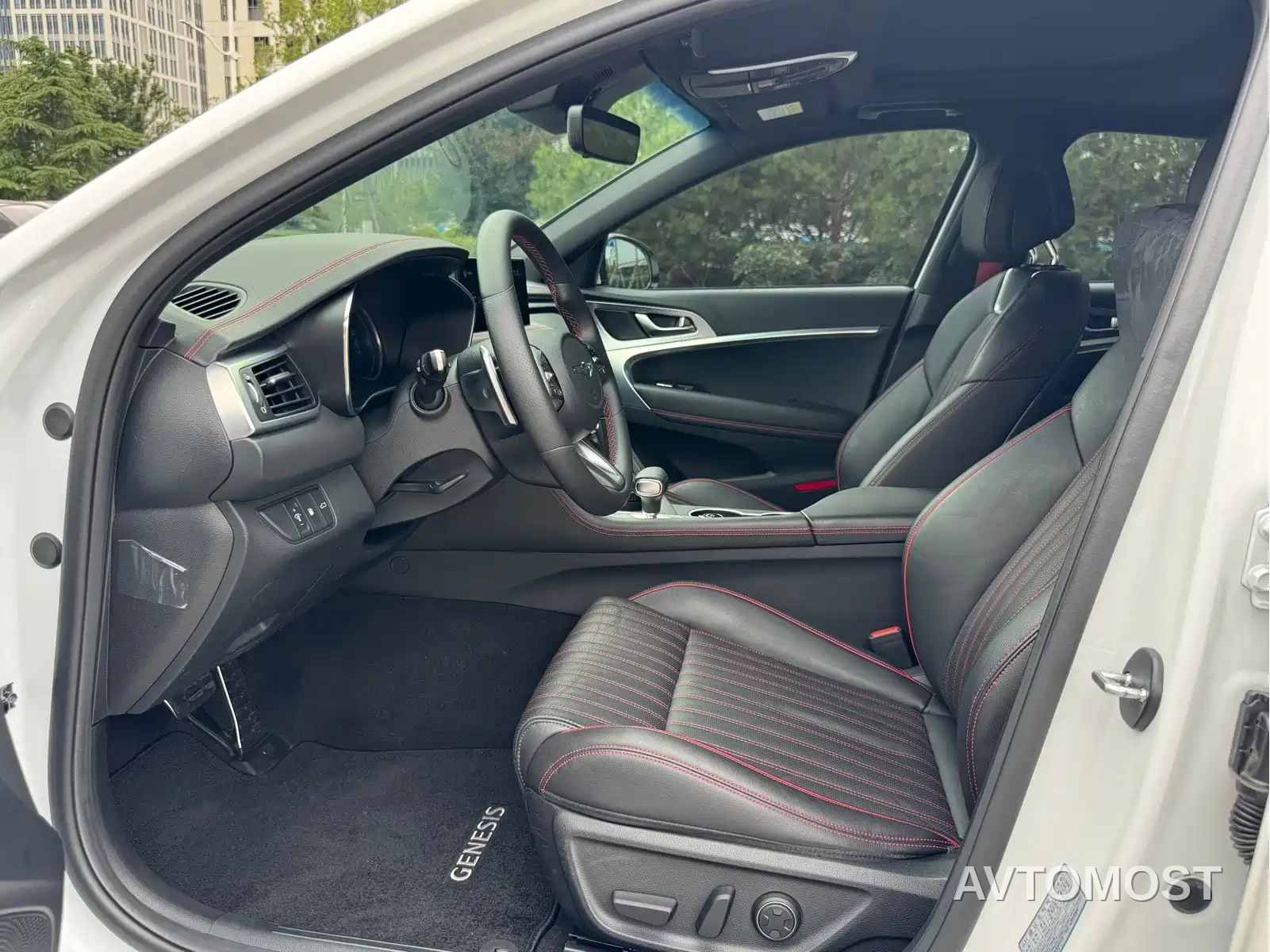Genesis G70 2023 Model 2.0T RWD Luxury Edition — фото 12