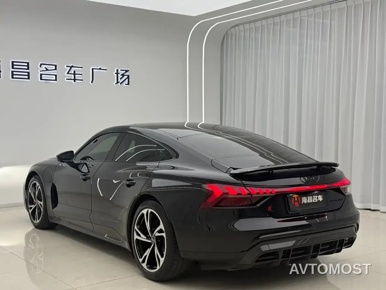 Audi RS e-tron GT 2023 Base Model — фото 7