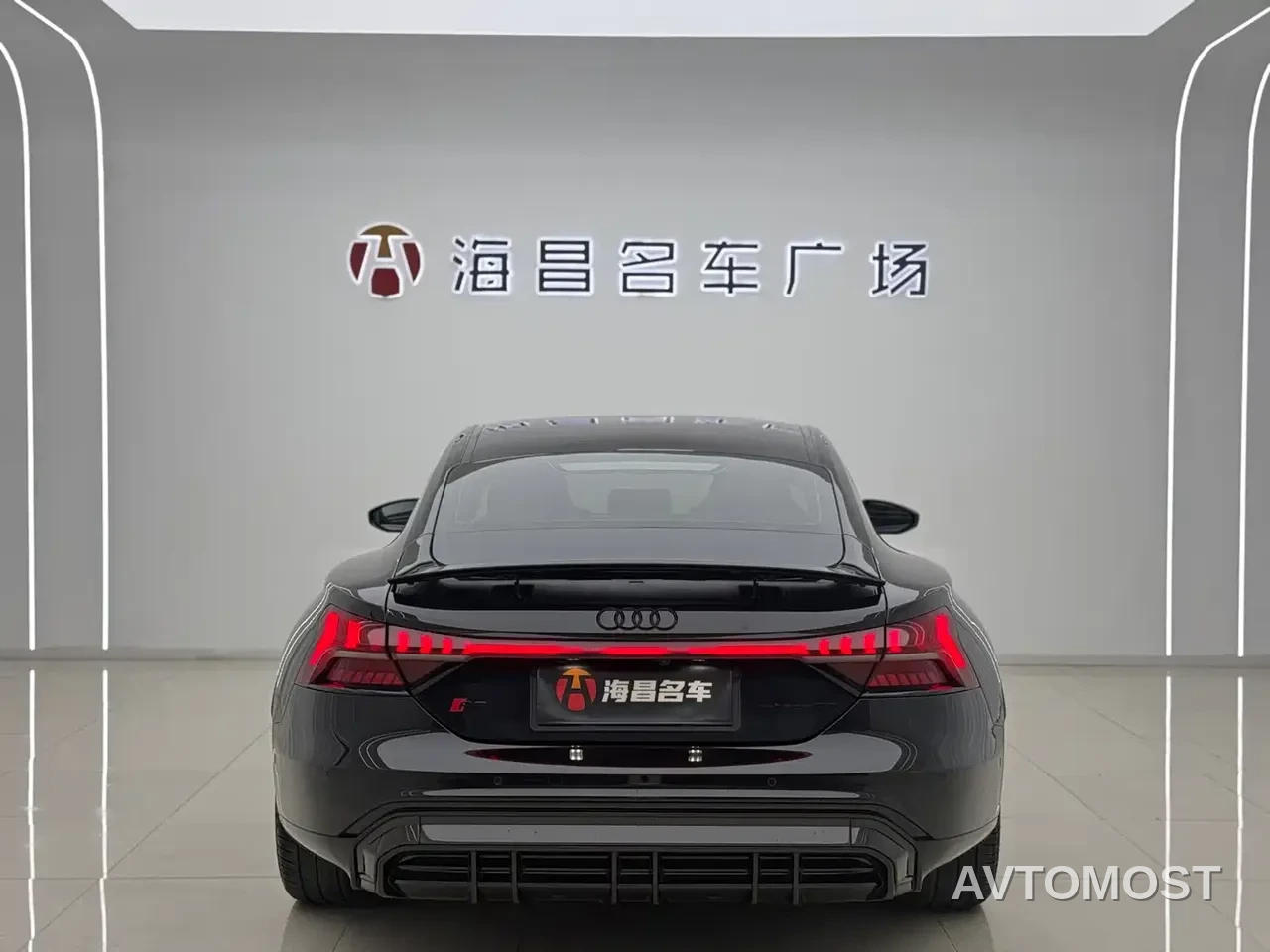 Audi RS e-tron GT 2023 Base Model — фото 8