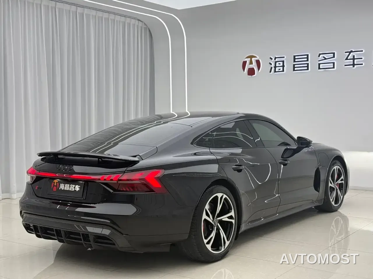 Audi RS e-tron GT 2023 Base Model — фото 9
