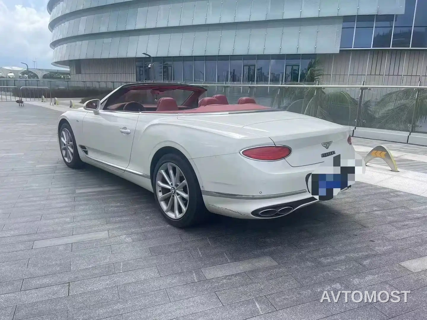 Bentley Continental 2020 4.0T GT V8 Convertible — фото 6