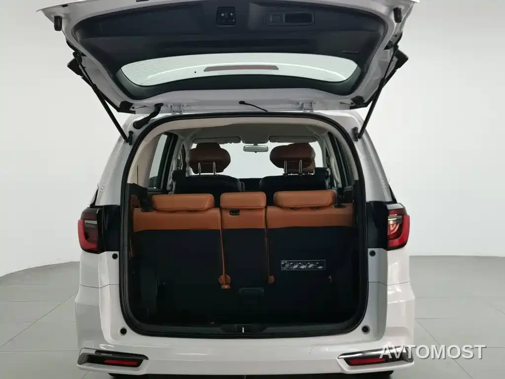 Honda Odyssey 2024 2.0L e:HEV Sharp·Comfort Edition — фото 13