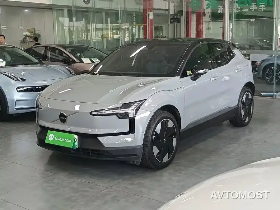Volvo EX30 2025 RWD Long Range Ultra