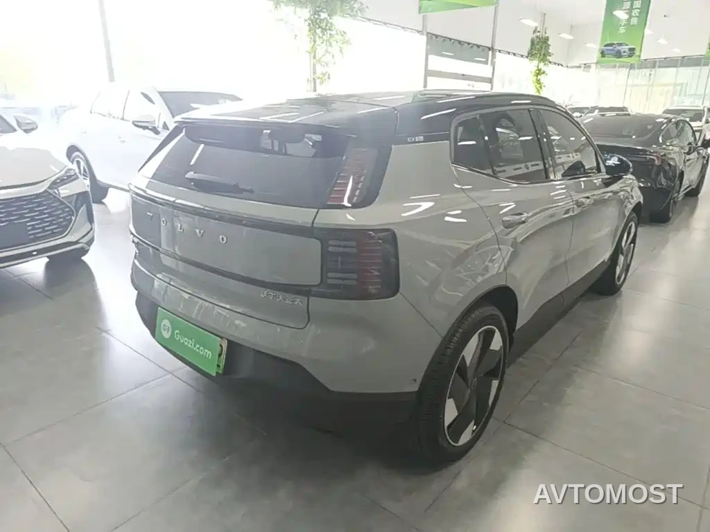 Volvo EX30 2025 RWD Long Range Ultra — фото 7