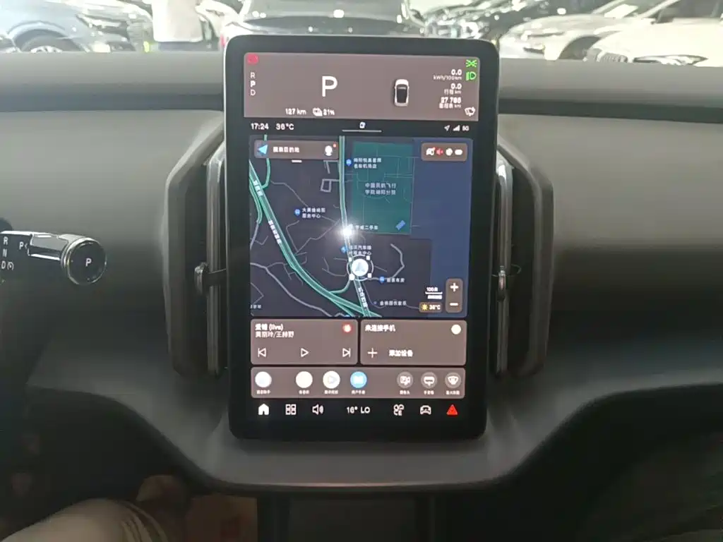 Volvo EX30 2025 RWD Long Range Ultra — фото 13