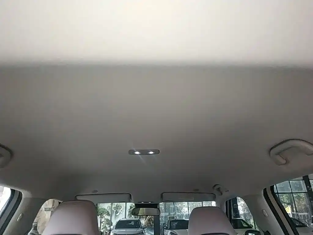 BYD Yuan UP 2025 Model 301KM Navigator — фото 18