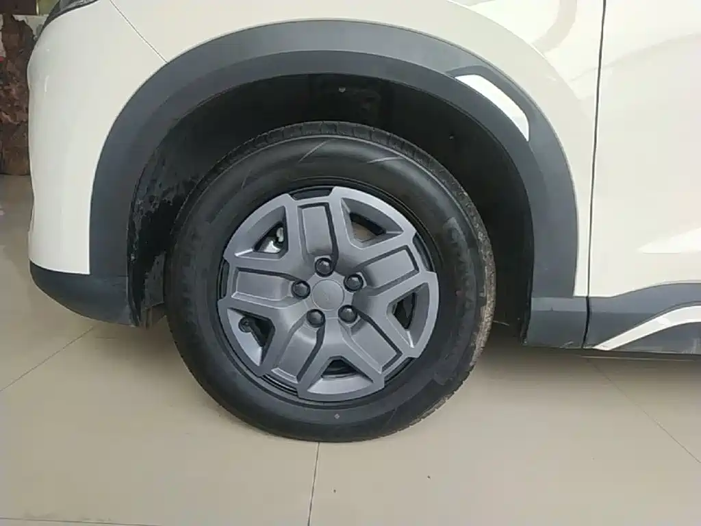 BYD Yuan UP 2025 Model 301KM Navigator — фото 23