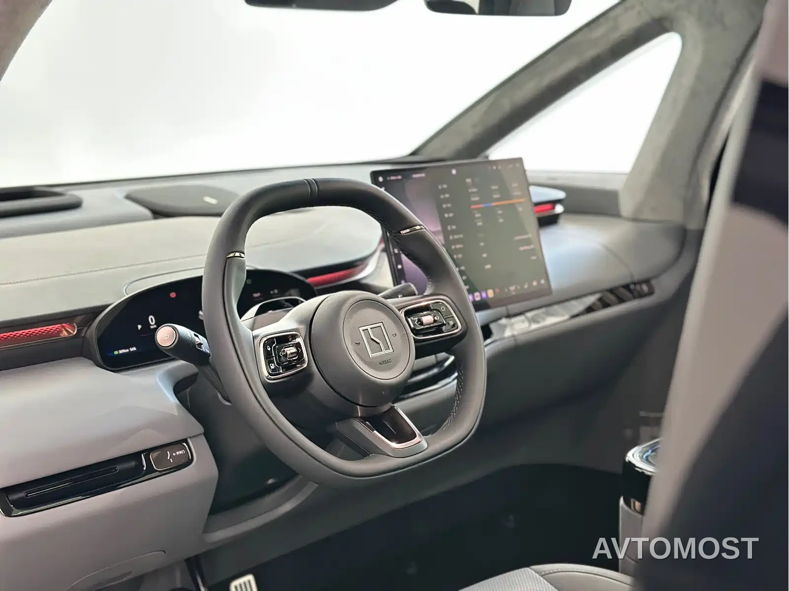 Zeekr MIX 2025 Smart Driving Edition — фото 9