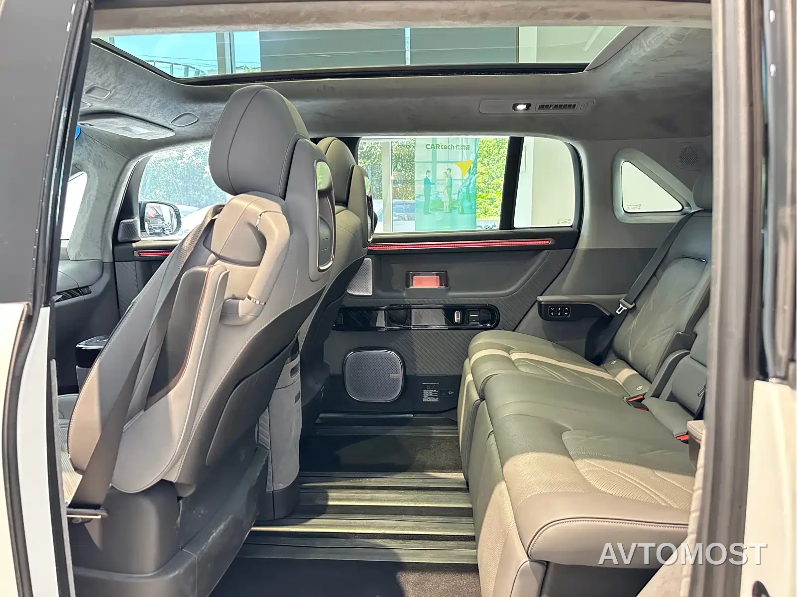 Zeekr MIX 2025 Smart Driving Edition — фото 12
