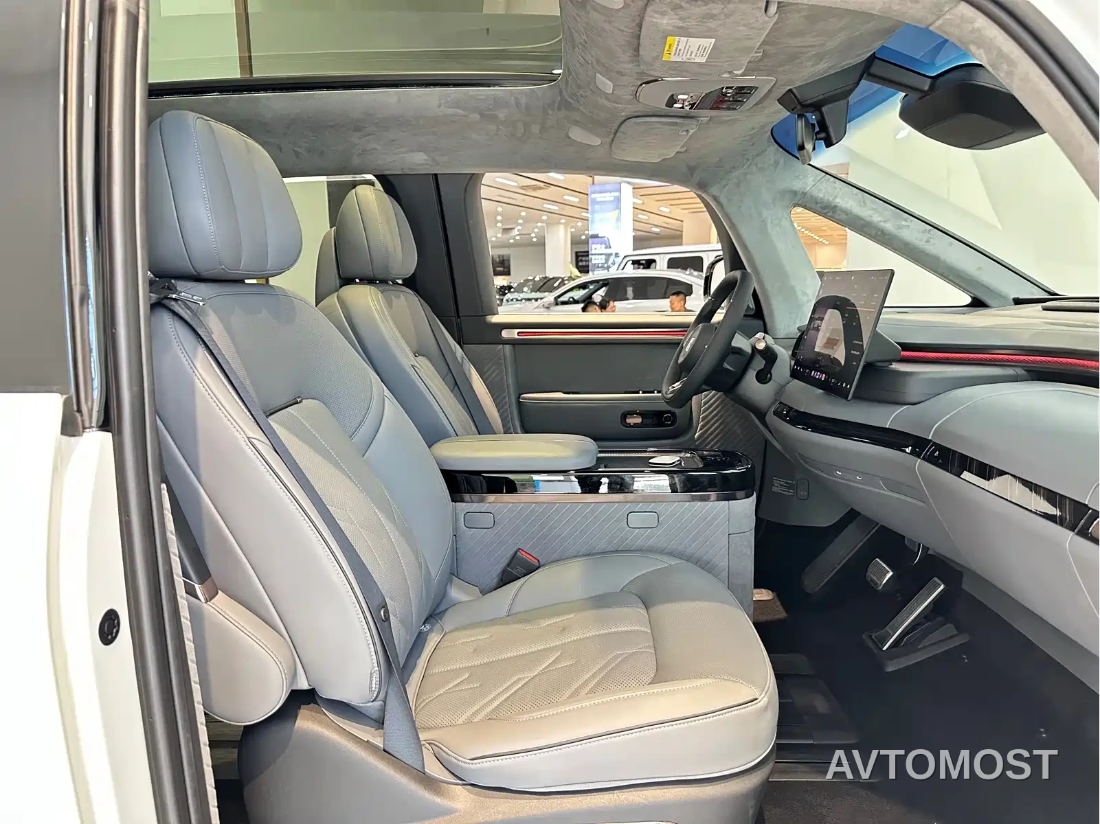 Zeekr MIX 2025 Smart Driving Edition — фото 17