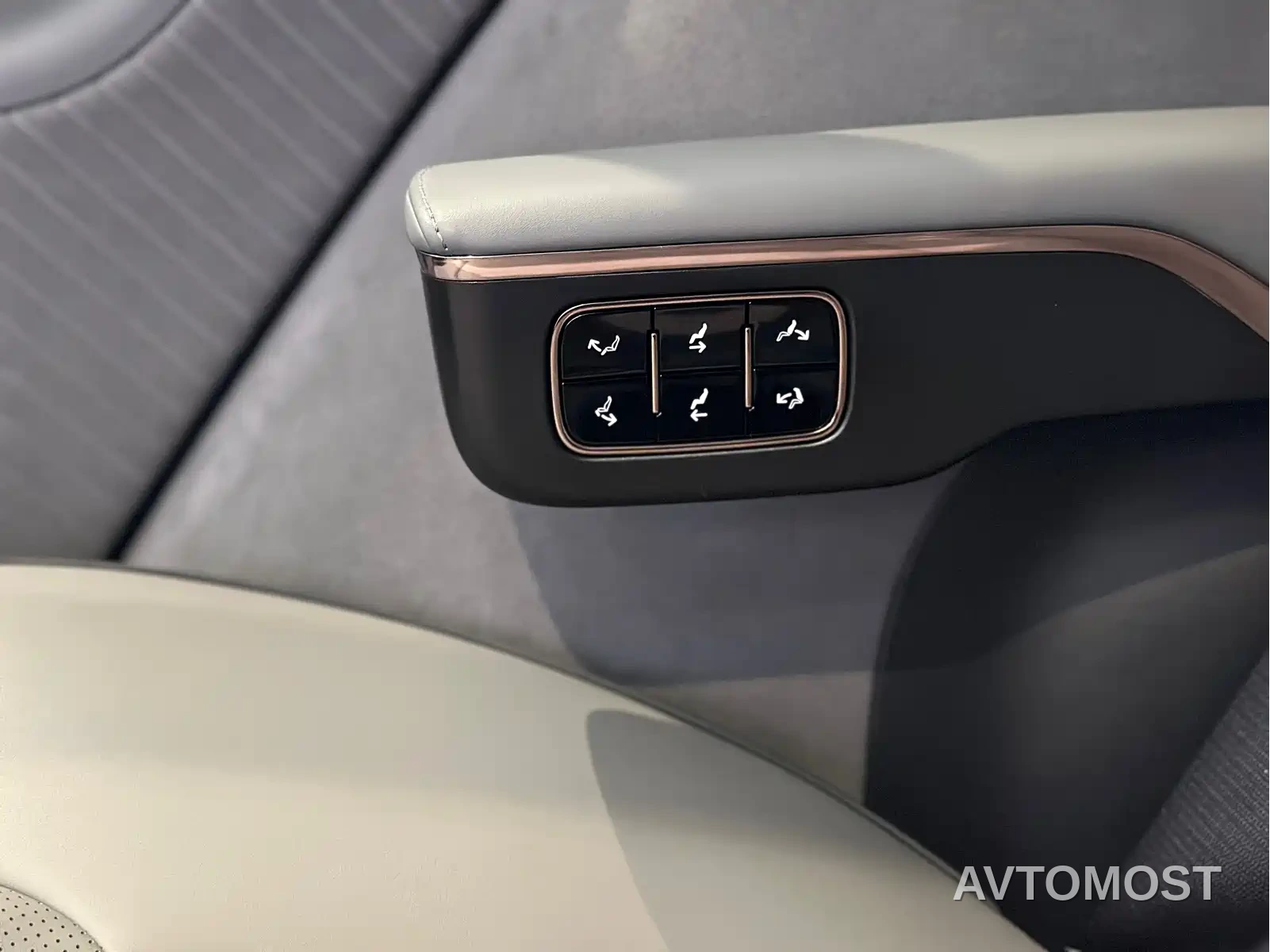 Zeekr MIX 2025 Smart Driving Edition — фото 18