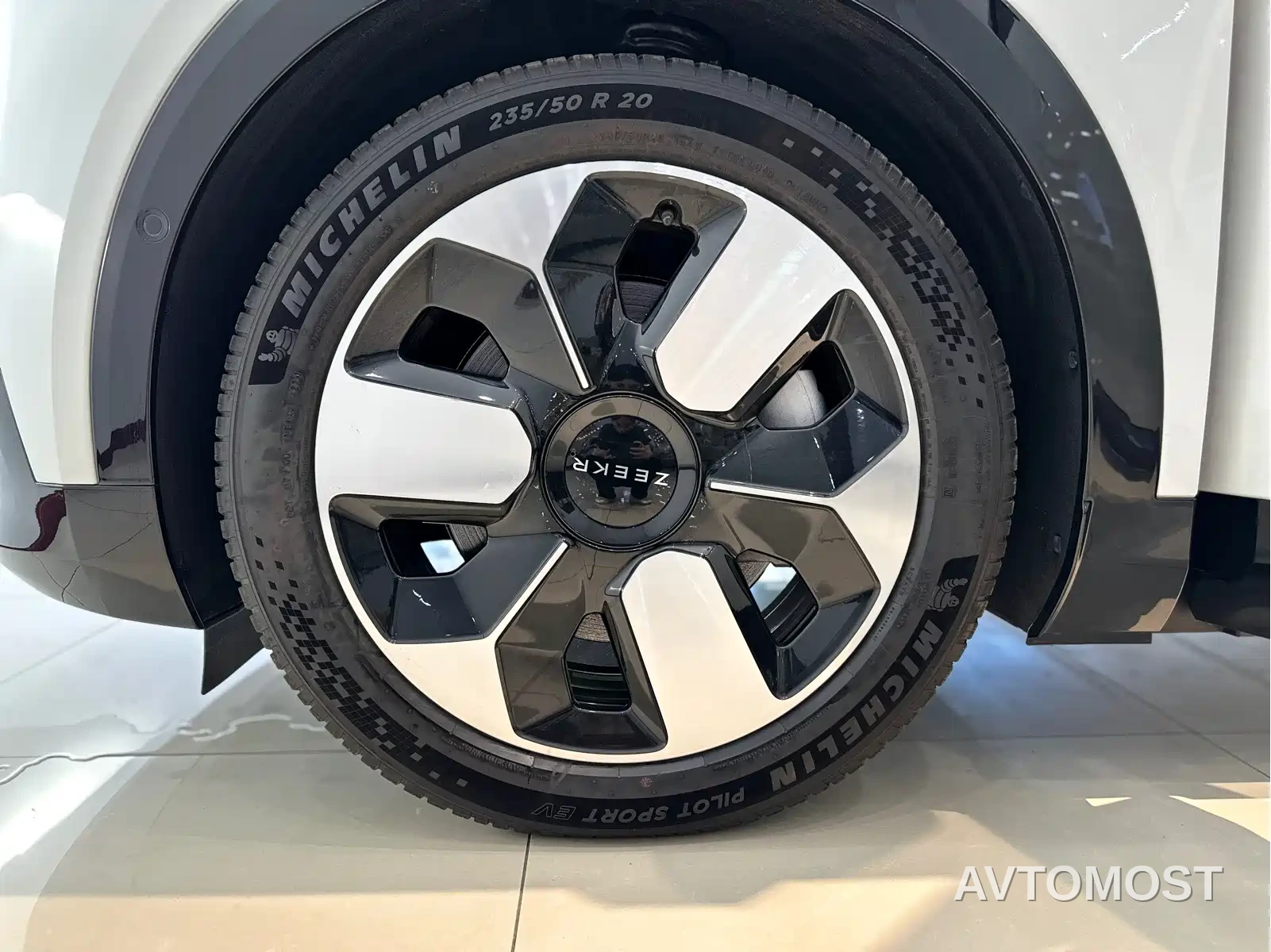 Zeekr MIX 2025 Smart Driving Edition — фото 22