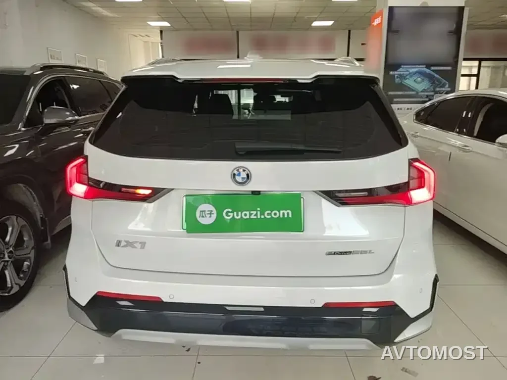 BMW iX1 2023 eDrive25L X Design Package — фото 6
