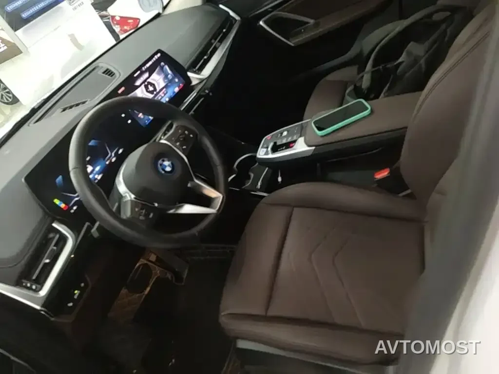 BMW iX1 2023 eDrive25L X Design Package — фото 14