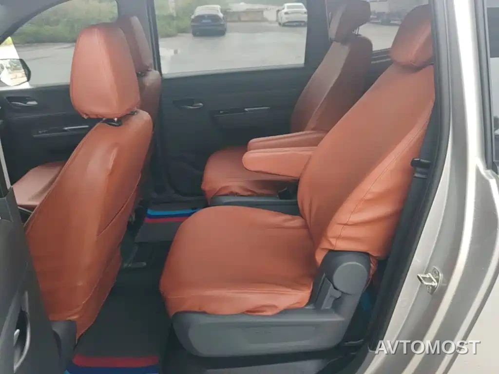 Wuling Hongguang New Energy 2025 Extended-Range Hybrid 50KM Comfort Version — фото 13