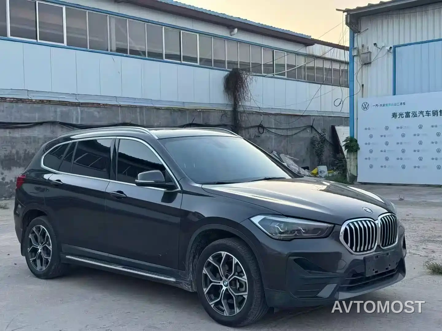 BMW X1 2022 xDrive25Li Premium — фото 1