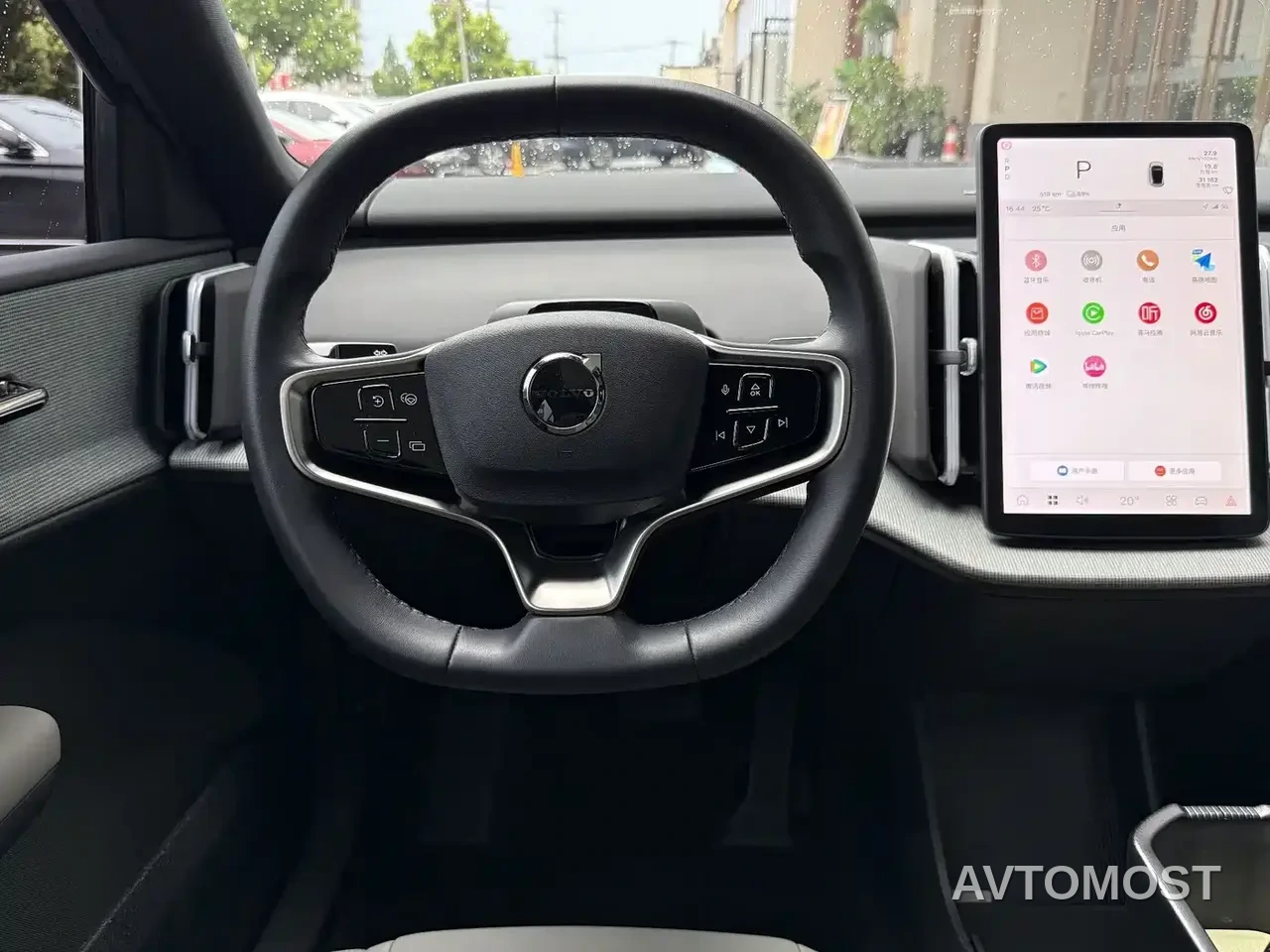 Volvo EX30 2025 RWD Long Range Plus — фото 10