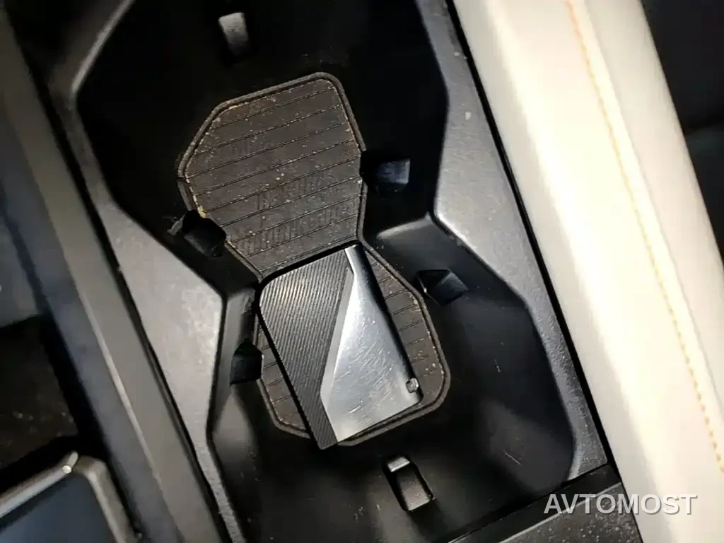 Lynk & Co 06 EM-P 2020 PHEV Plus — фото 9