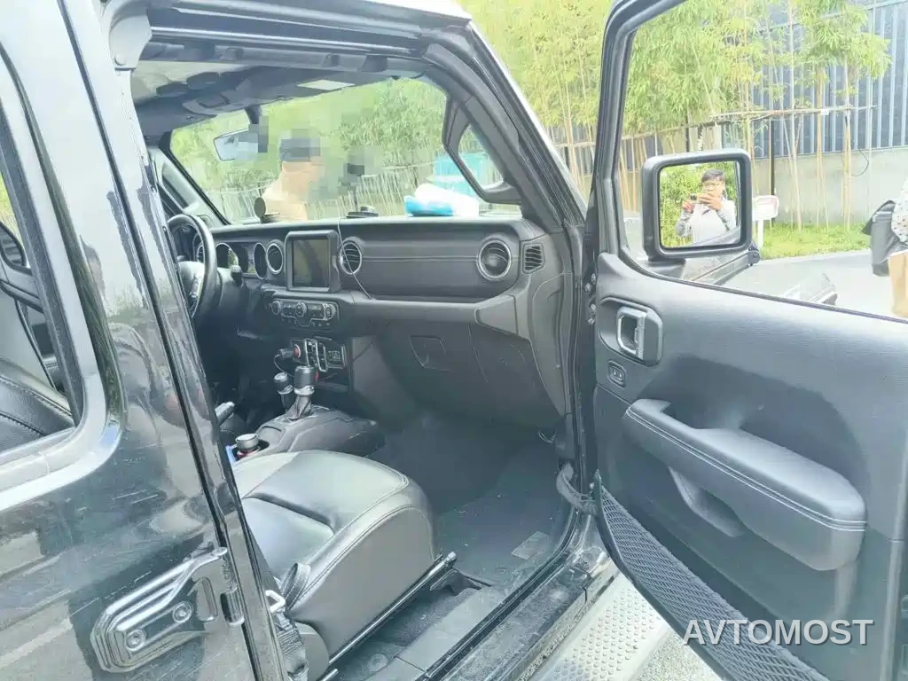 Jeep Wrangler 4xe 2021 4-Door 2.0T 4xe Sahara Launch Edition — фото 13