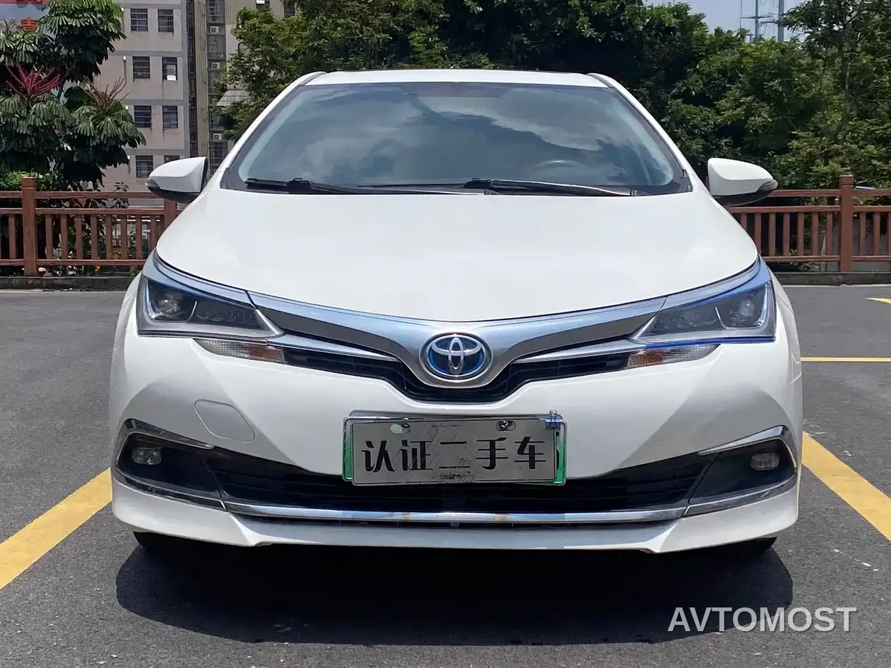 Toyota Corolla Twin Engine E+ 2019 1.8L E-CVT Leading Edition — фото 2