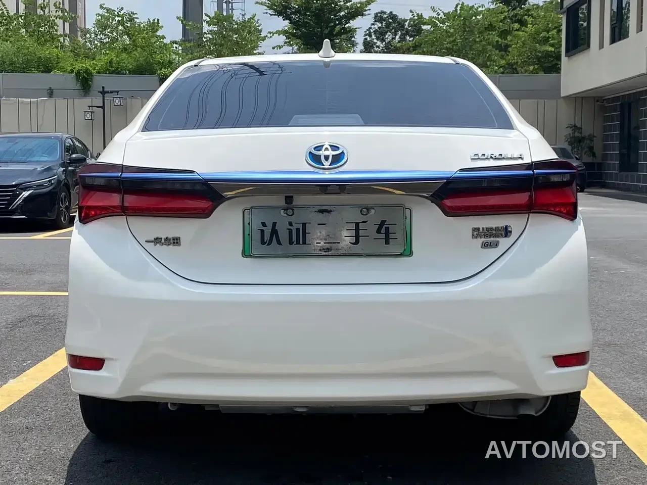 Toyota Corolla Twin Engine E+ 2019 1.8L E-CVT Leading Edition — фото 5