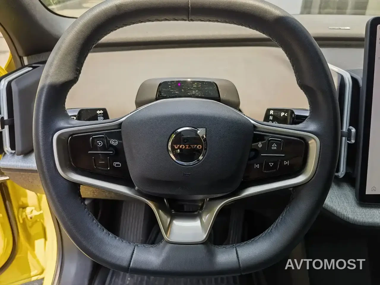 Volvo EX30 2025 RWD Long Range Ultra — фото 11