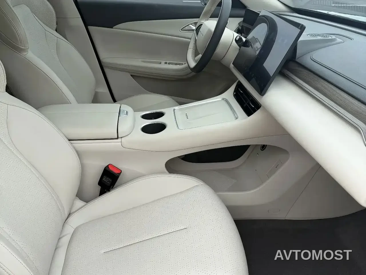 Dongfeng Fengxing Stellar S7 2024 555 Joy Edition — фото 10