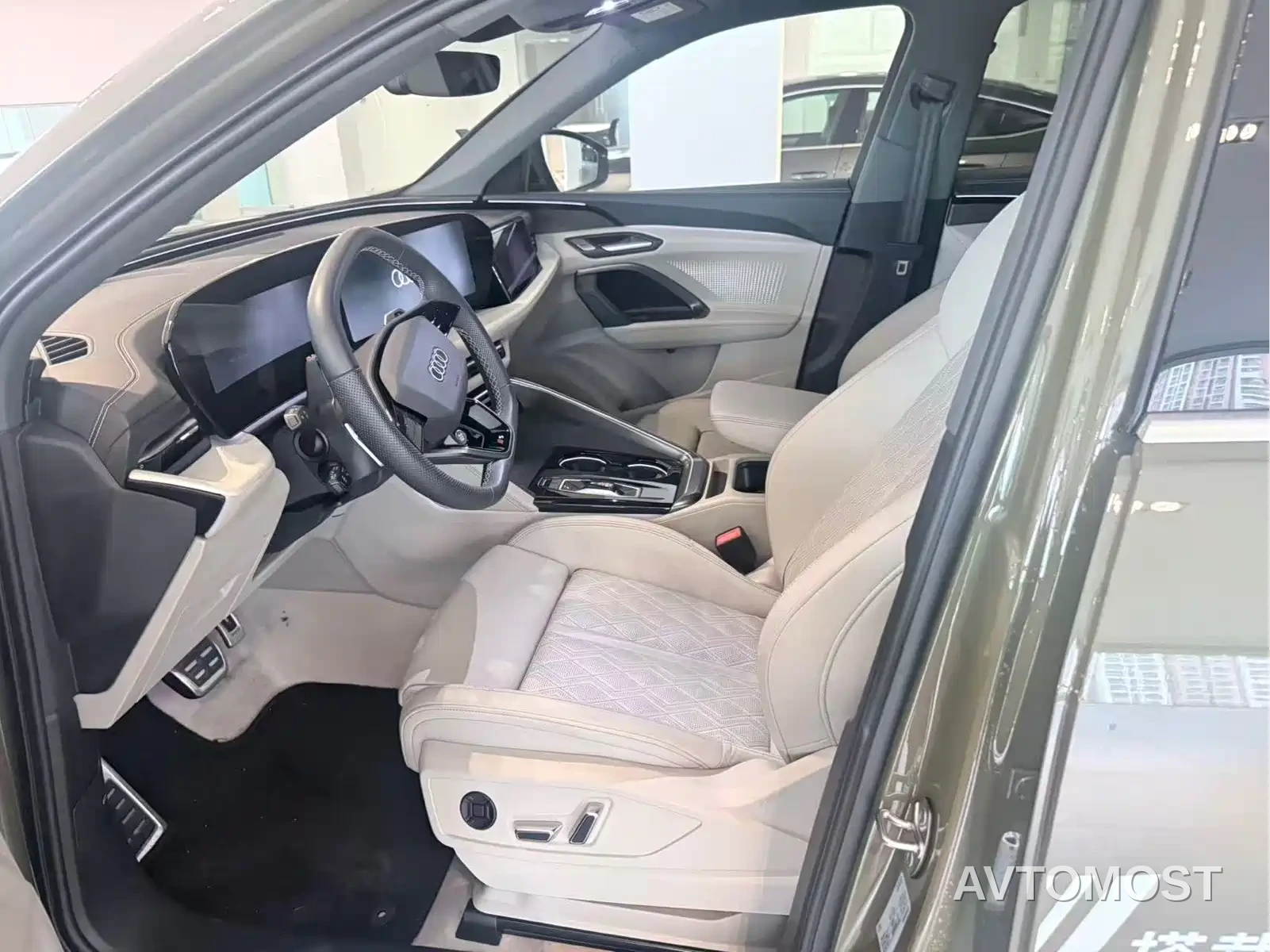 Audi Q5L 2026 Luxury Sport 150kW — фото 3