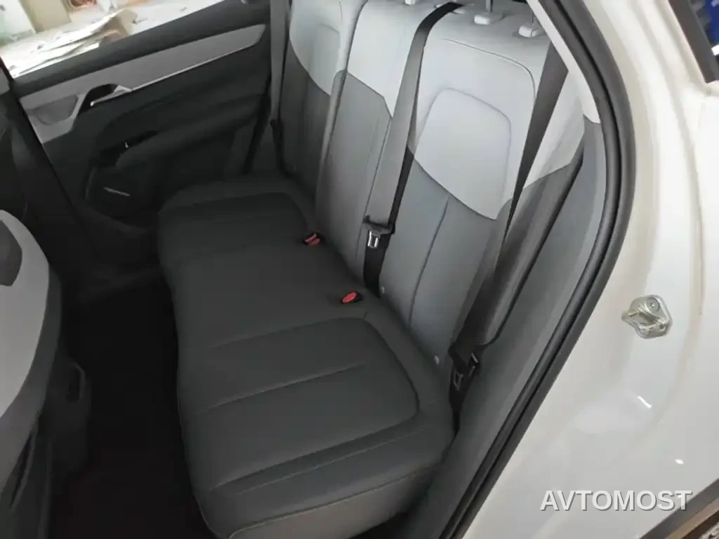 Besturn Yueyi 03 2025 Model 445km Joy Edition — фото 10