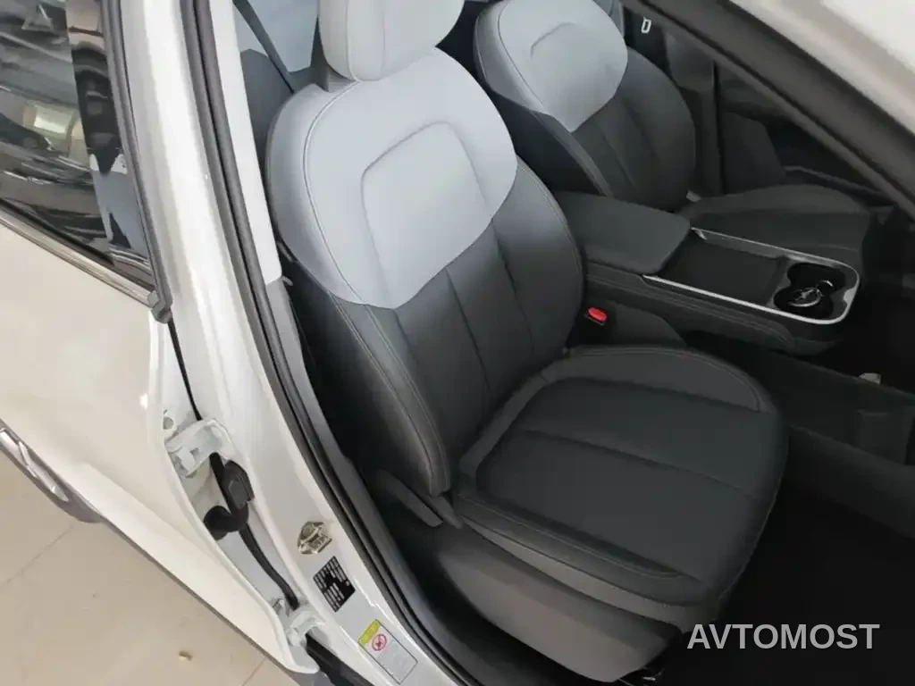 Besturn Yueyi 03 2025 Model 445km Joy Edition — фото 18