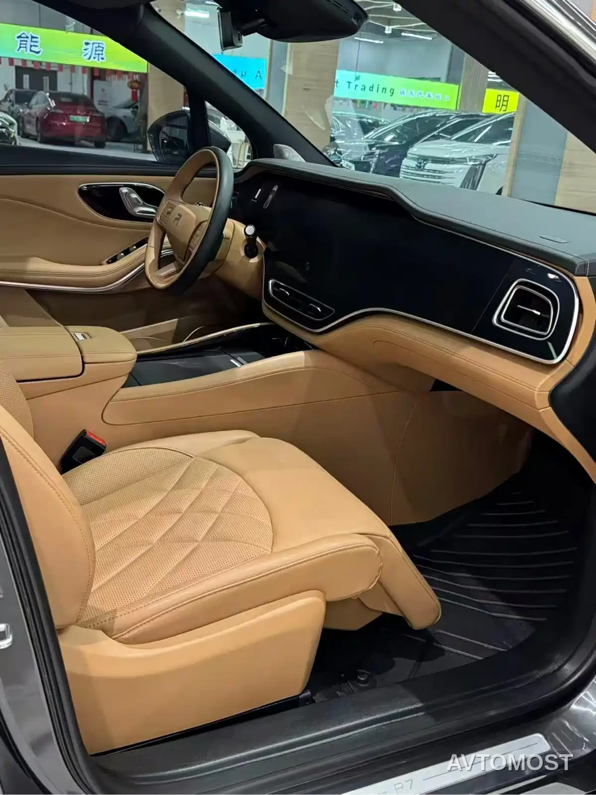 Roewe Feifan R7 2023 Long Range Screen Dominator Edition — фото 4