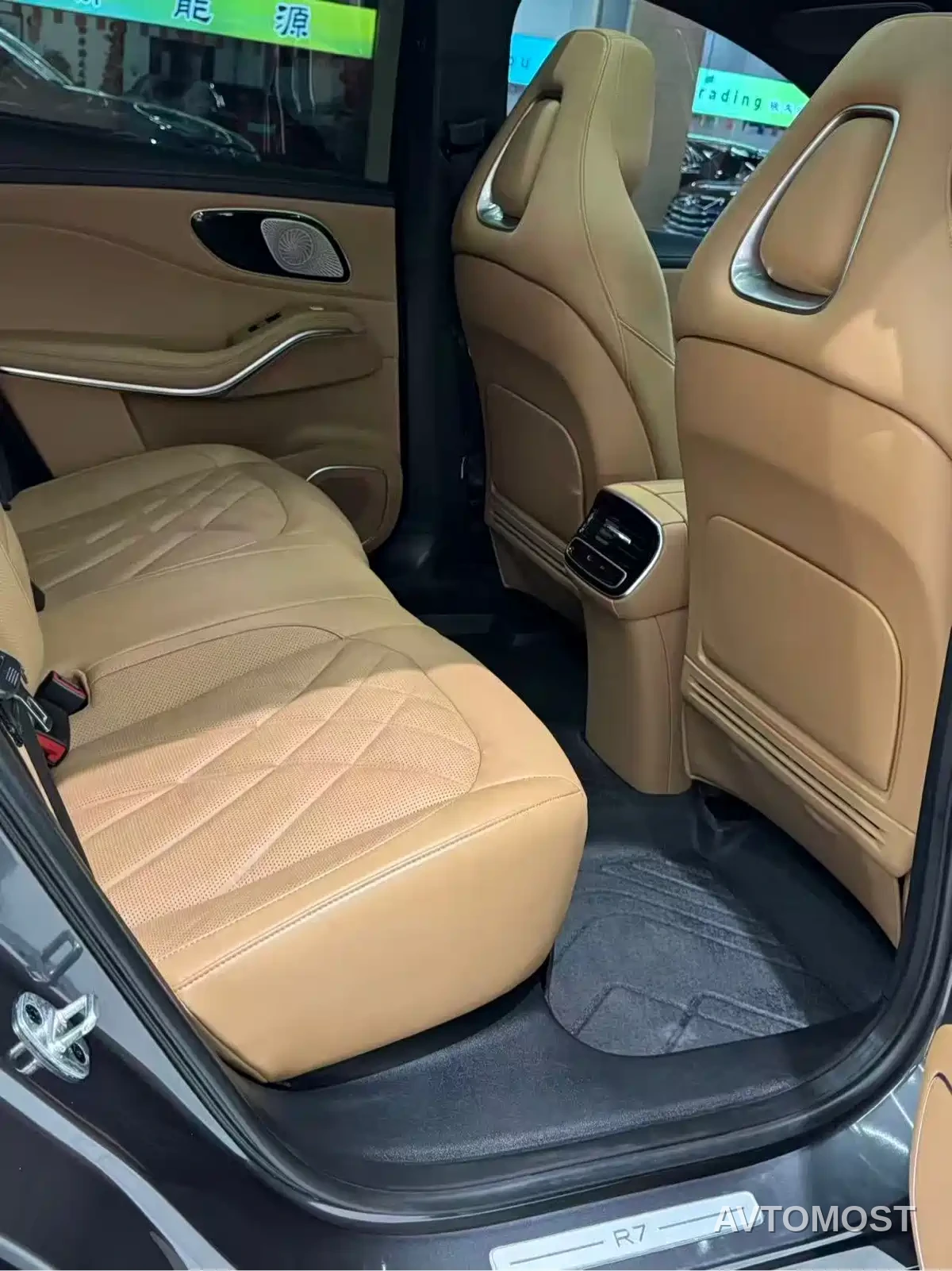 Roewe Feifan R7 2023 Long Range Screen Dominator Edition — фото 5