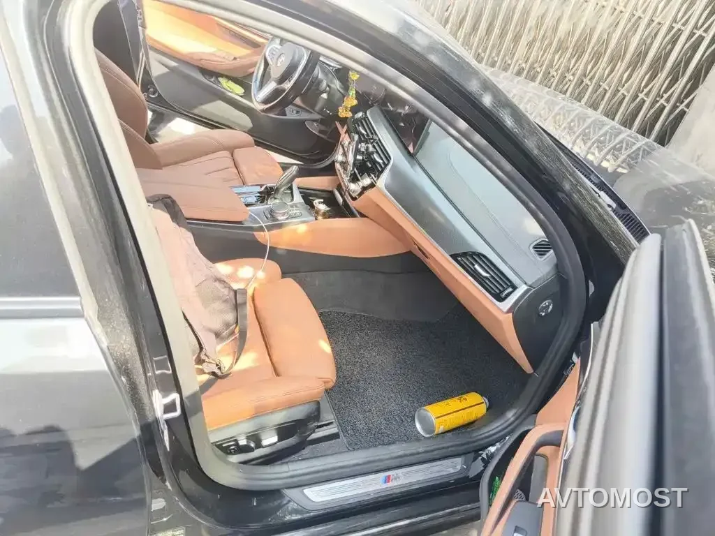 BMW 5 Series (Import) 2022 Model Second Facelift 530i M Sport Package — фото 9