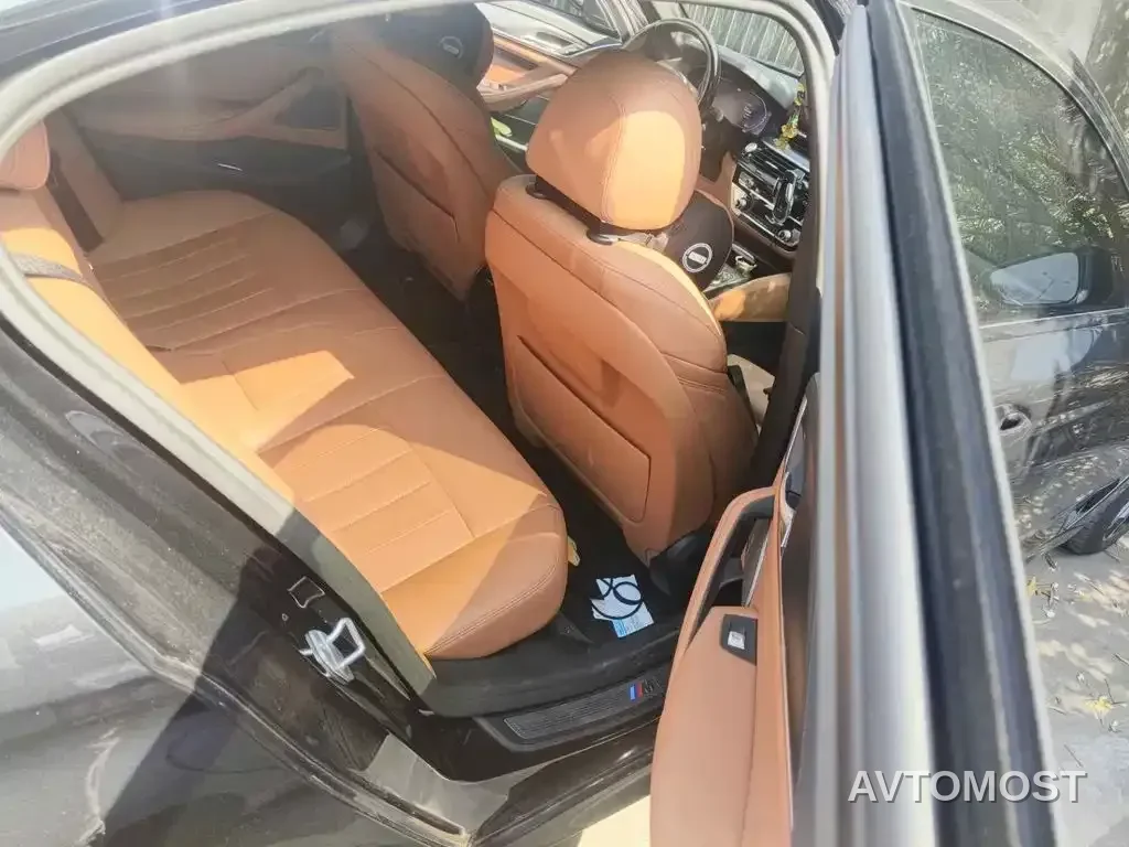 BMW 5 Series (Import) 2022 Model Second Facelift 530i M Sport Package — фото 10