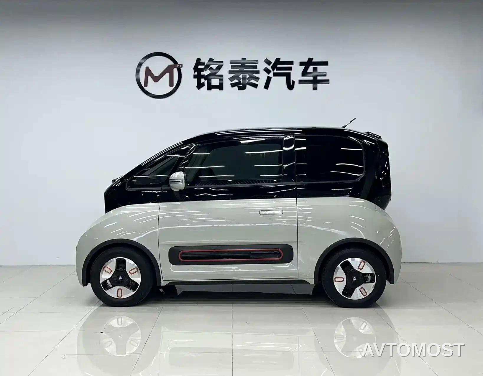 Baojun KiWi EV 2021 Designer LFP — фото 3