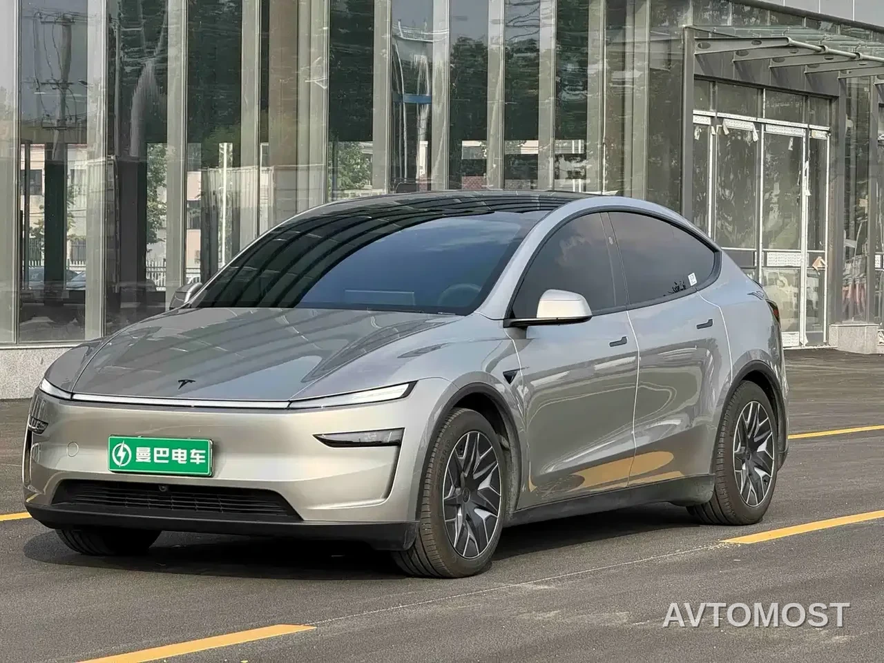 Tesla Model Y L 2025 Facelift Long Range AWD — фото 1